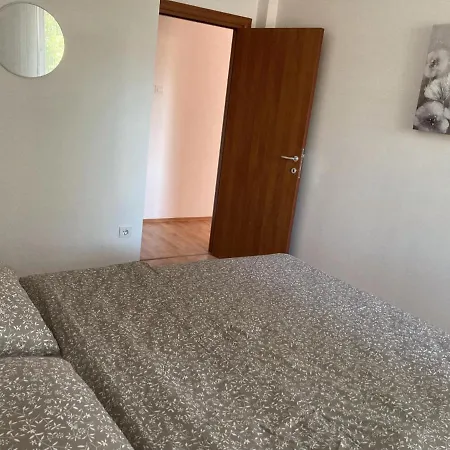 Alacaster Apartment With Private Parking Novi Sad Exterior photo