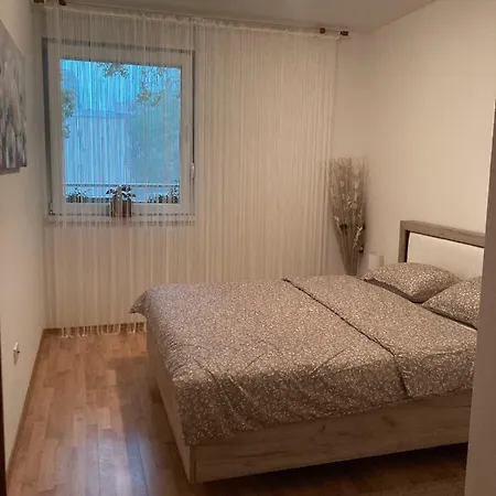 Alacaster Apartment With Private Parking Novi Sad Exterior photo