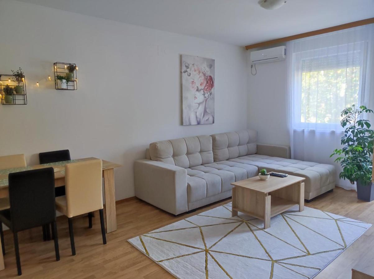 Apartment Alacaster With Private Parking *