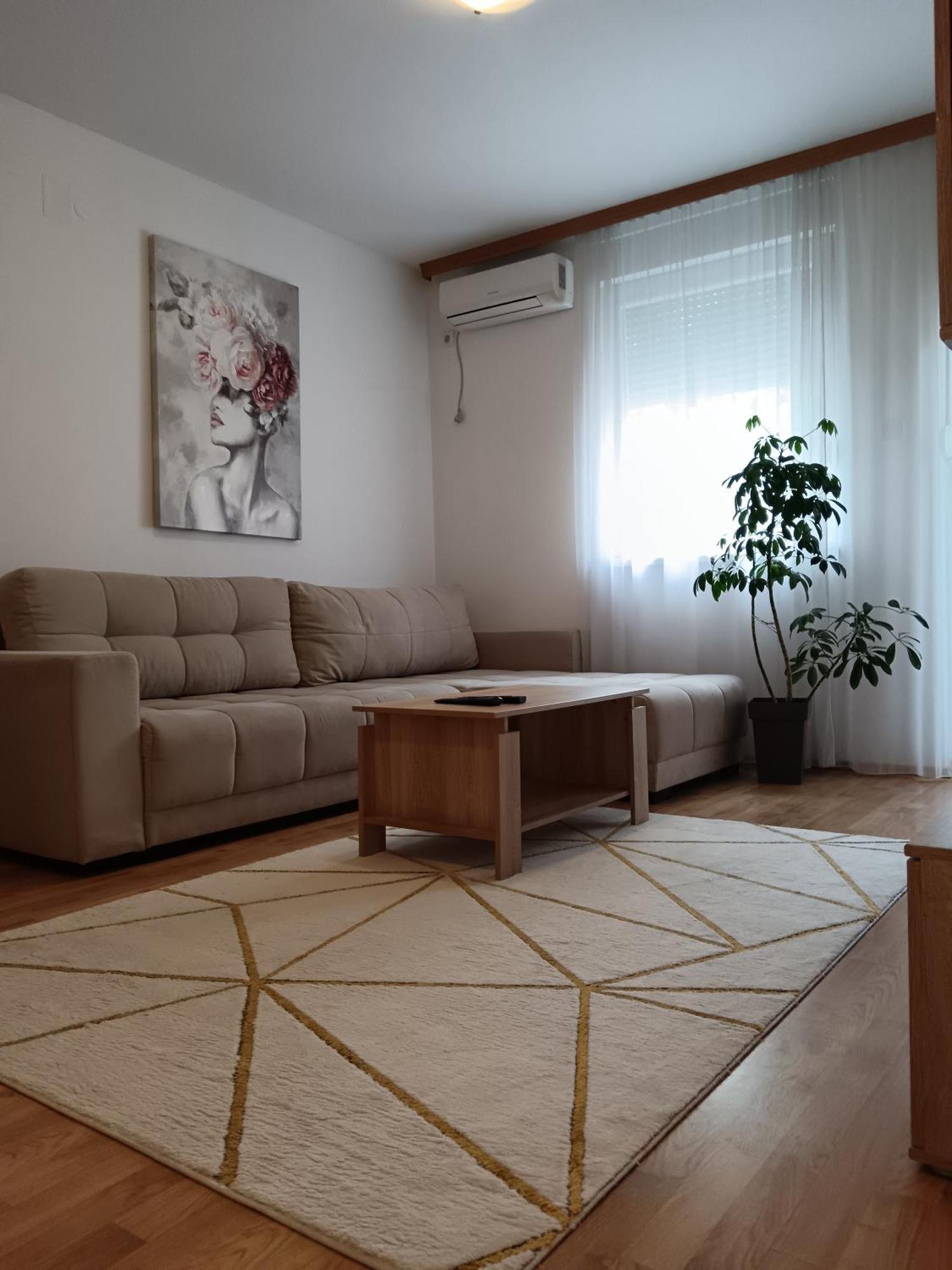 Apartment Alacaster With Private Parking *