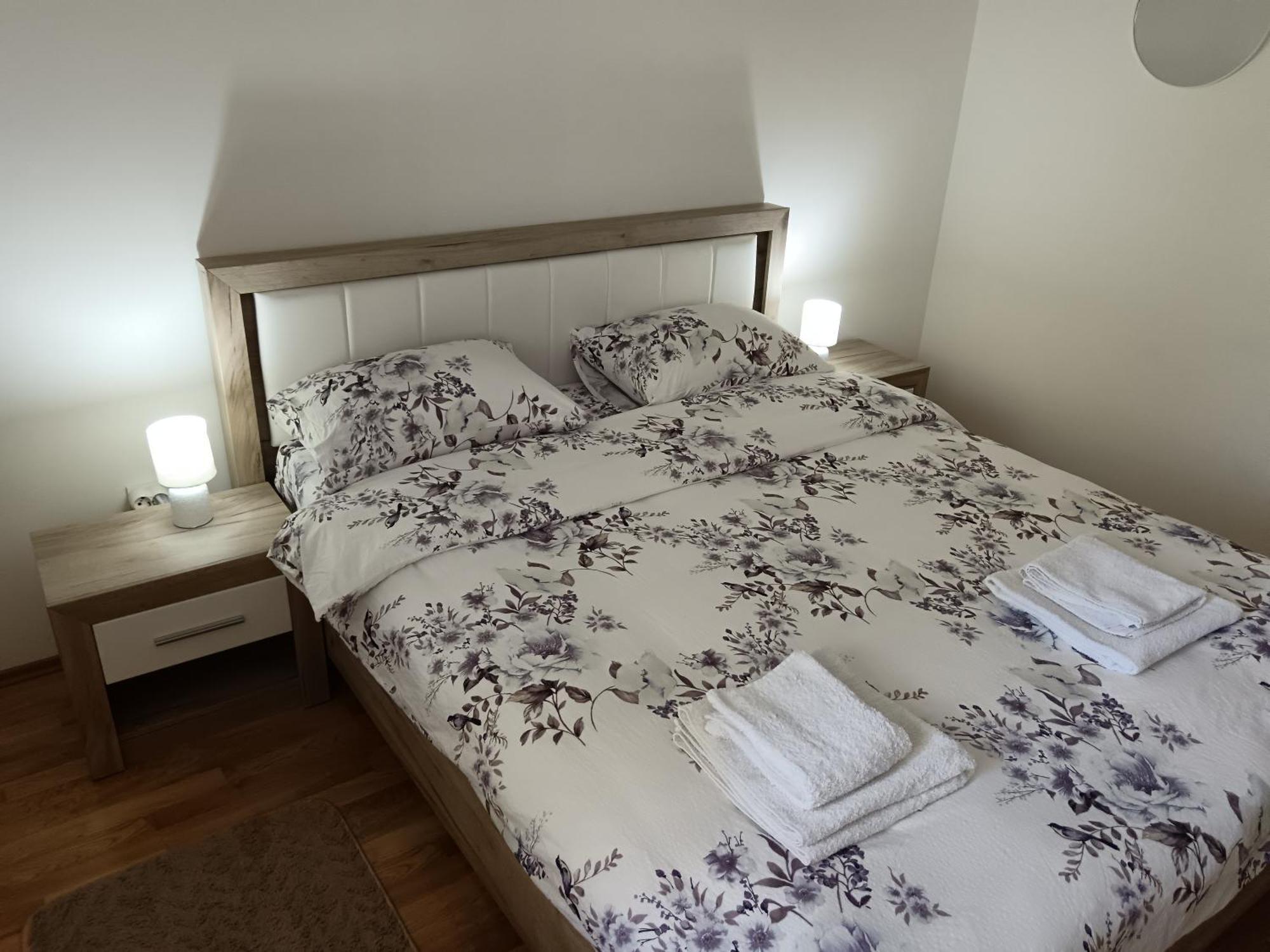 Alacaster With Private Parking Apartment