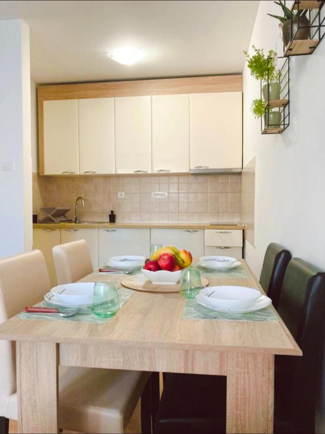 Apartment Alacaster With Private Parking *